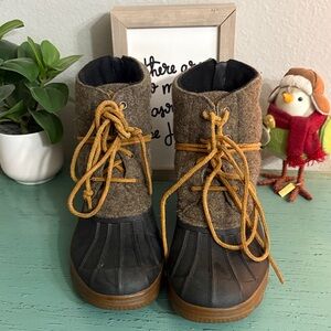 Stylish Sperry Boots SZ 9 Wos box 122